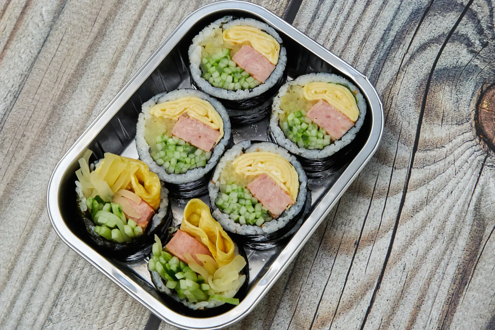 스팸김밥 — 스팸이 통으로 들어간 인기 김밥